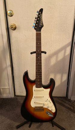 Silvertone Strat style electric guitar