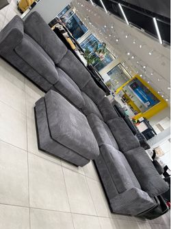 Long “L” Shape Sectional With Ottoman 🥳🥳