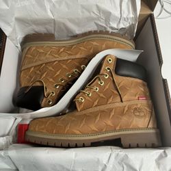 Supreme Timberland size 8.5 