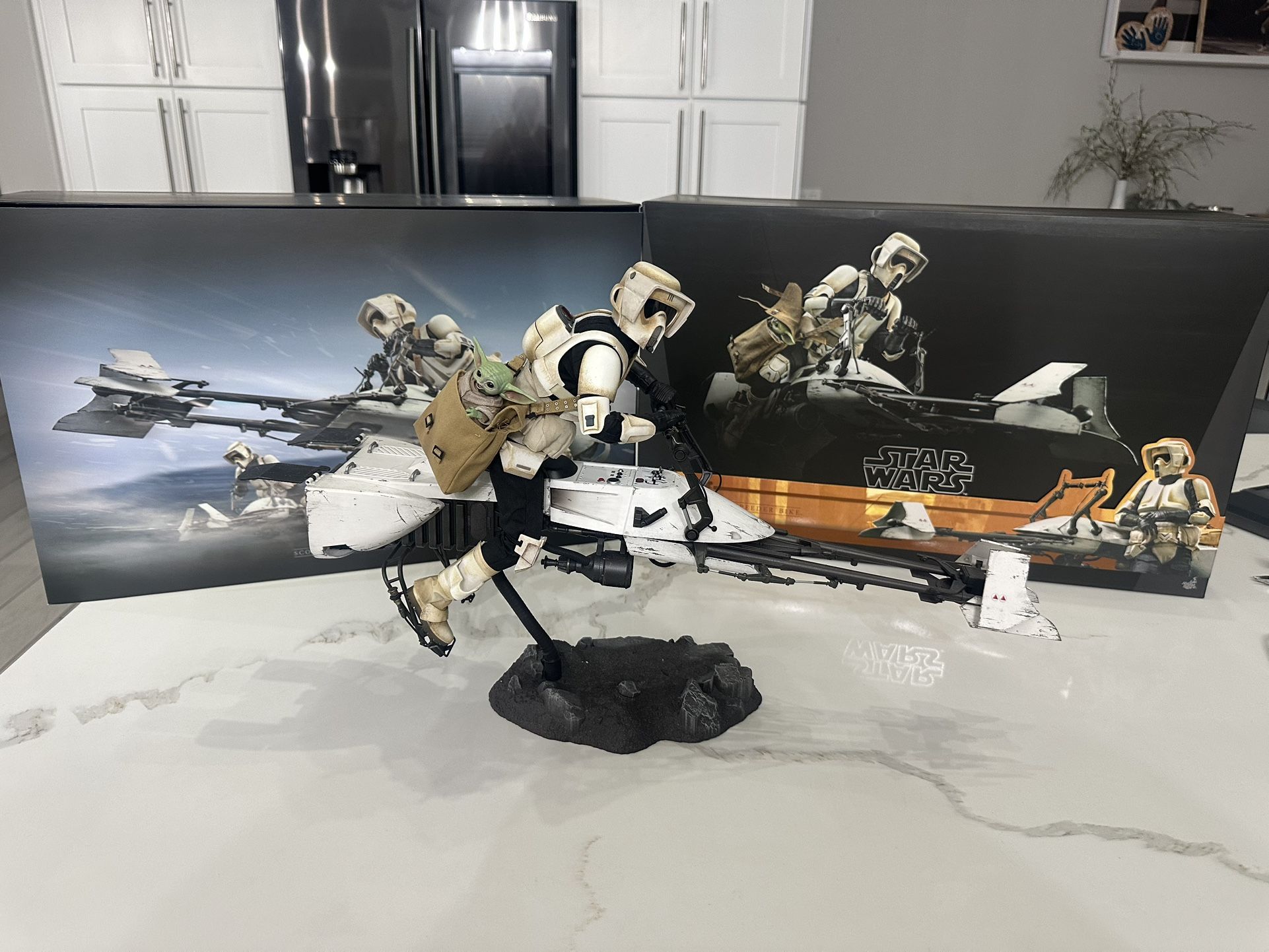 Hot Toys TMS 017 The Mandalorian -Scout Trooper and Speeder Bike 1/6th Scale