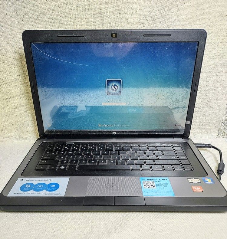 HP Laptop Notebook 2000-369WM Computer 14" x 9" Windows 7 E2 Vision Silver