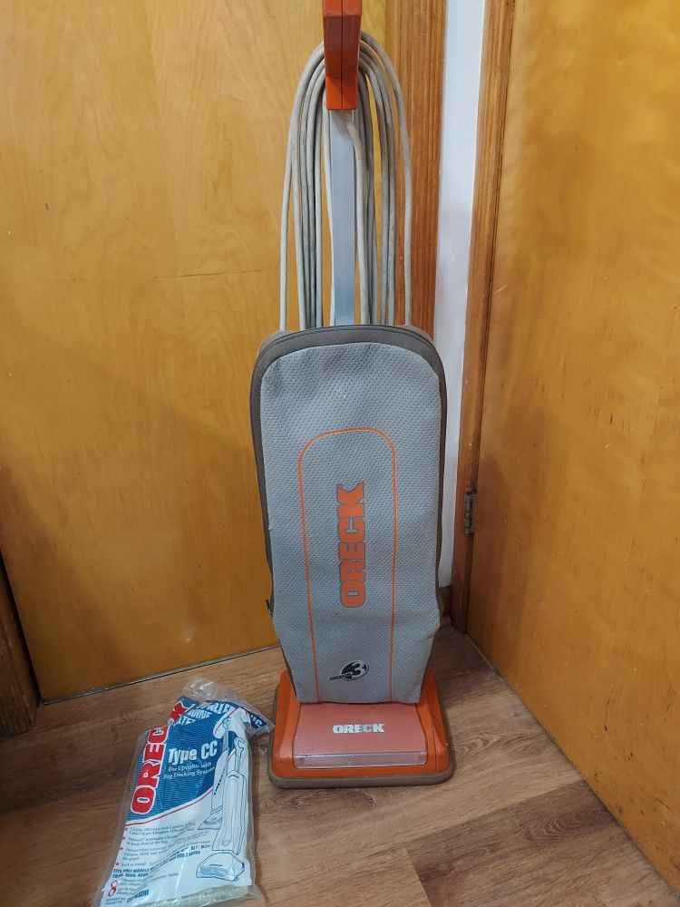 Oreck XL Upright Bag Lightweight Refurbished Upright Bag Vacuum Cleaner With Extra Bags SEE POST.