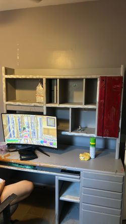 Desk dresser .
