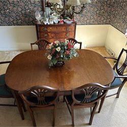 Dining Room Set With 6 Chairs And a Leaf