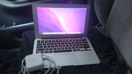 MacBook Air 11 inch with charger