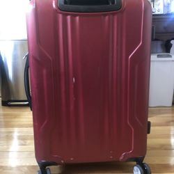 FREE!!! Medium Sized Roller/spinner Suitcase
