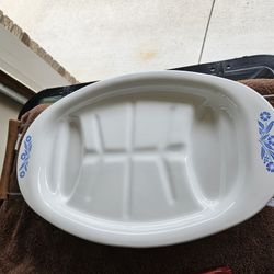 P19 Cornflower VINTAGE Corning Ware Platter With Metal Rack And Wood Handles 