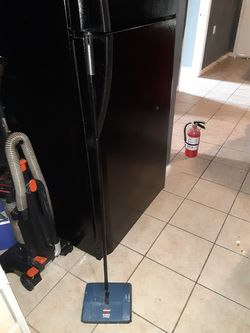 Electric vacuum and manual vacuum for sale both work