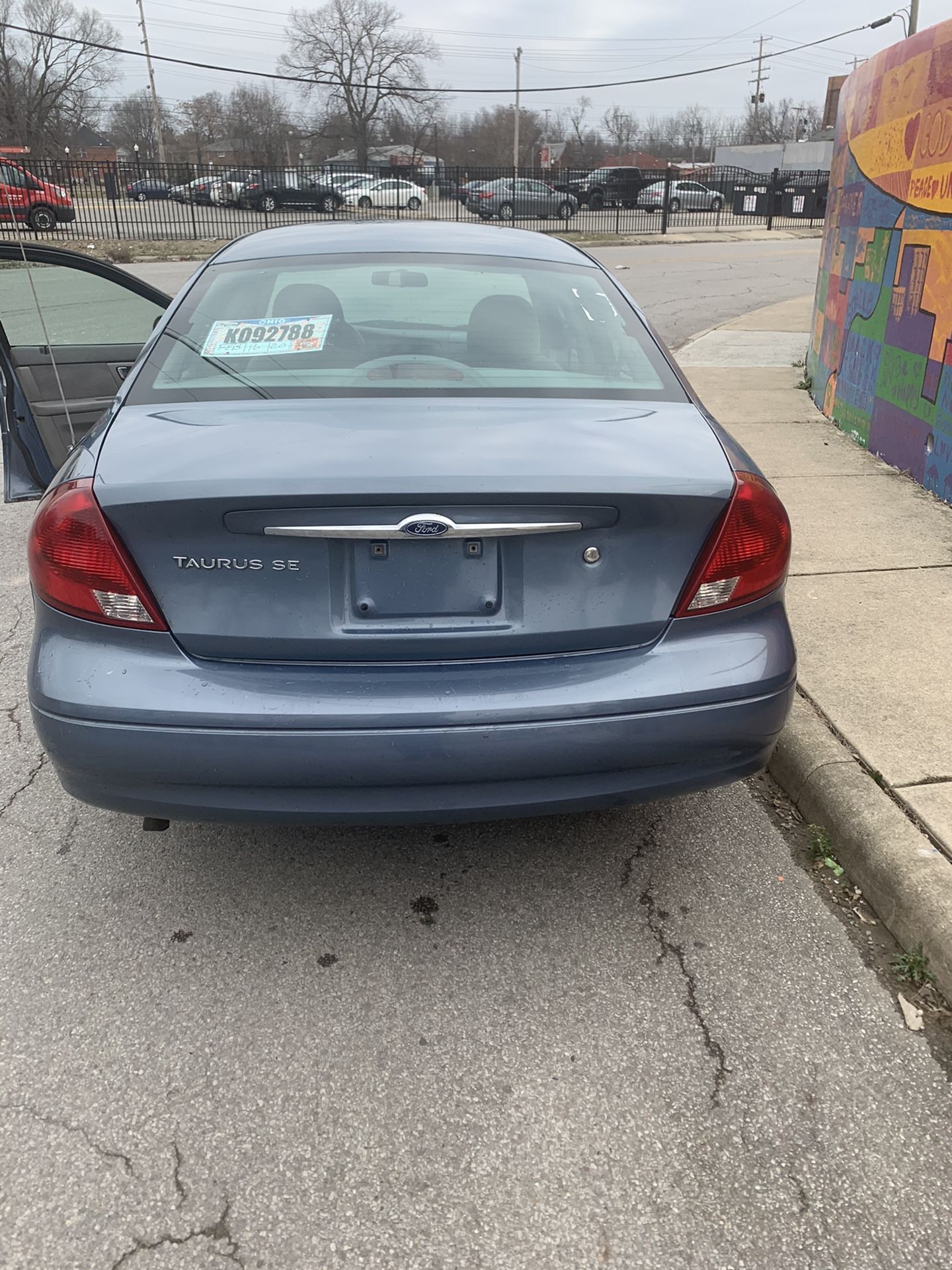 2004 Ford Taurus