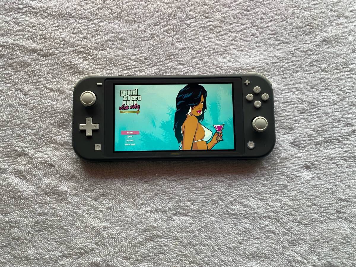 Switch Lite Loaded 512GB and 7000 Games