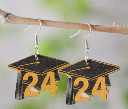 Graduate 2024 Earrings 