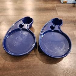 2 Original Party Pal, an all-in-one serving tray, tailgating, picnics, and parties, constructed from sturdy plastic, good condition