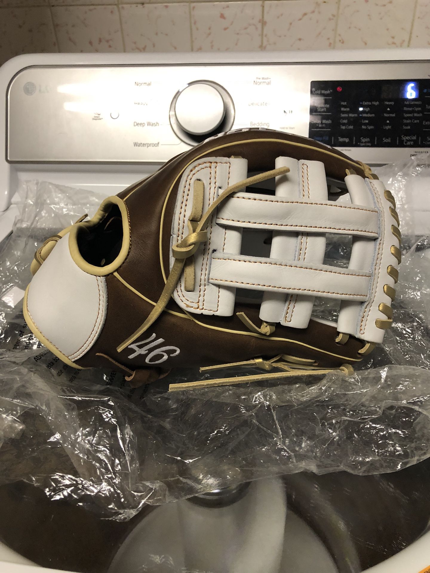 Easton custom Fastpitch Softball Glove