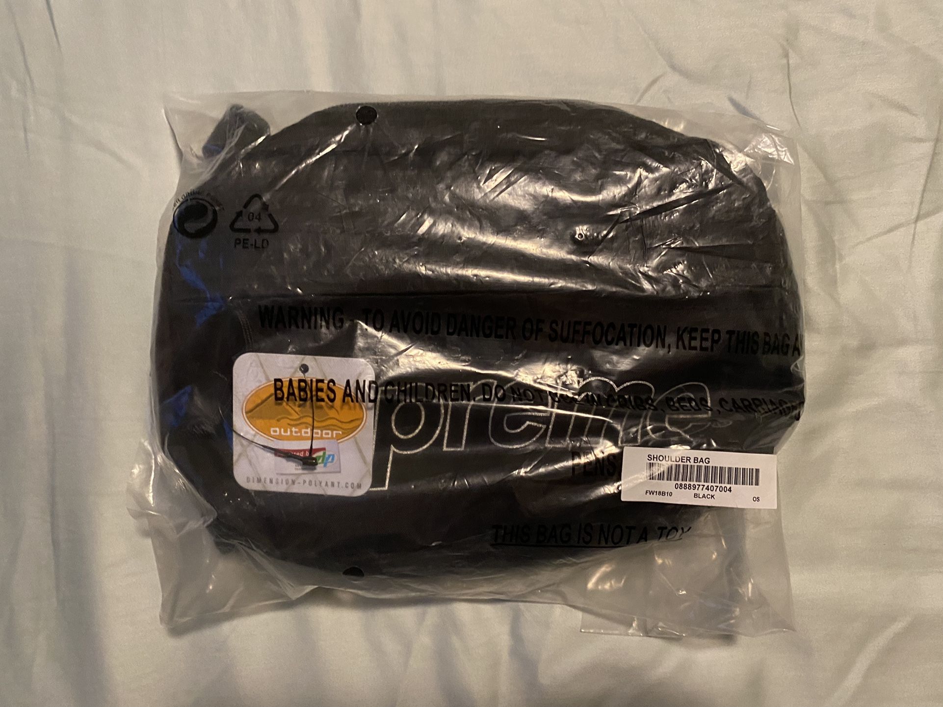 Supreme FW18B10 Shoulder Bag Black
