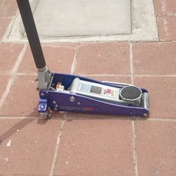 Pittsburgh 1.5 Ton Carjack
