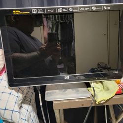 20 Inch Sreen N Keyboard And Cannon Prainter 