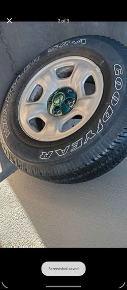 2003 jeep liberty Rim and Goodyear Wrangler SR-A P235/70R16