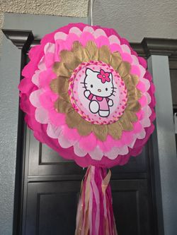 Hello Kitty Piñata Pink and Gold