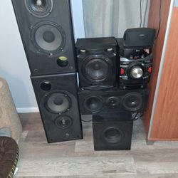 LG Bluetooth FM AM Stereo system Comes with remote