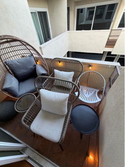 Patio Furniture Set - Moving Sale!