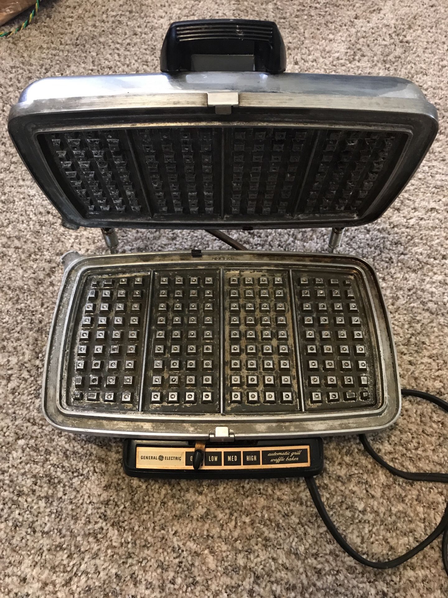 Vintage General Electric GE Automatic Grill/Waffle Baker Maker 24G42 Rare !