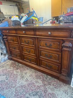 BEDROOM DRESSER