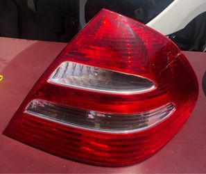 2003-2006 Mercedes Benz E Class Tail Light Passenger Right Side
