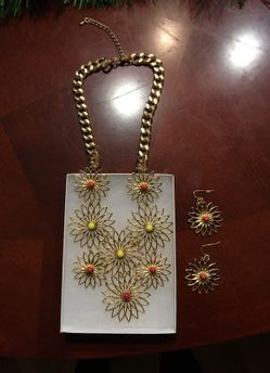 Necklace and earring set.
