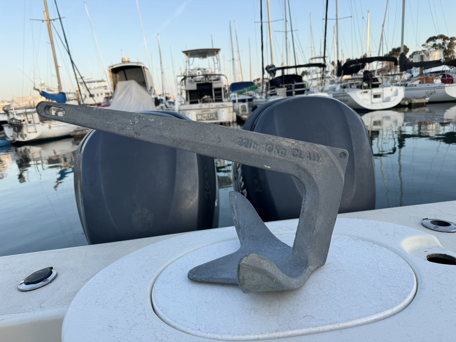 Lewmar 22 lB Claw Anchor