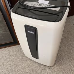 Haier 12,000 BTU Portable Air Conditioner Like New