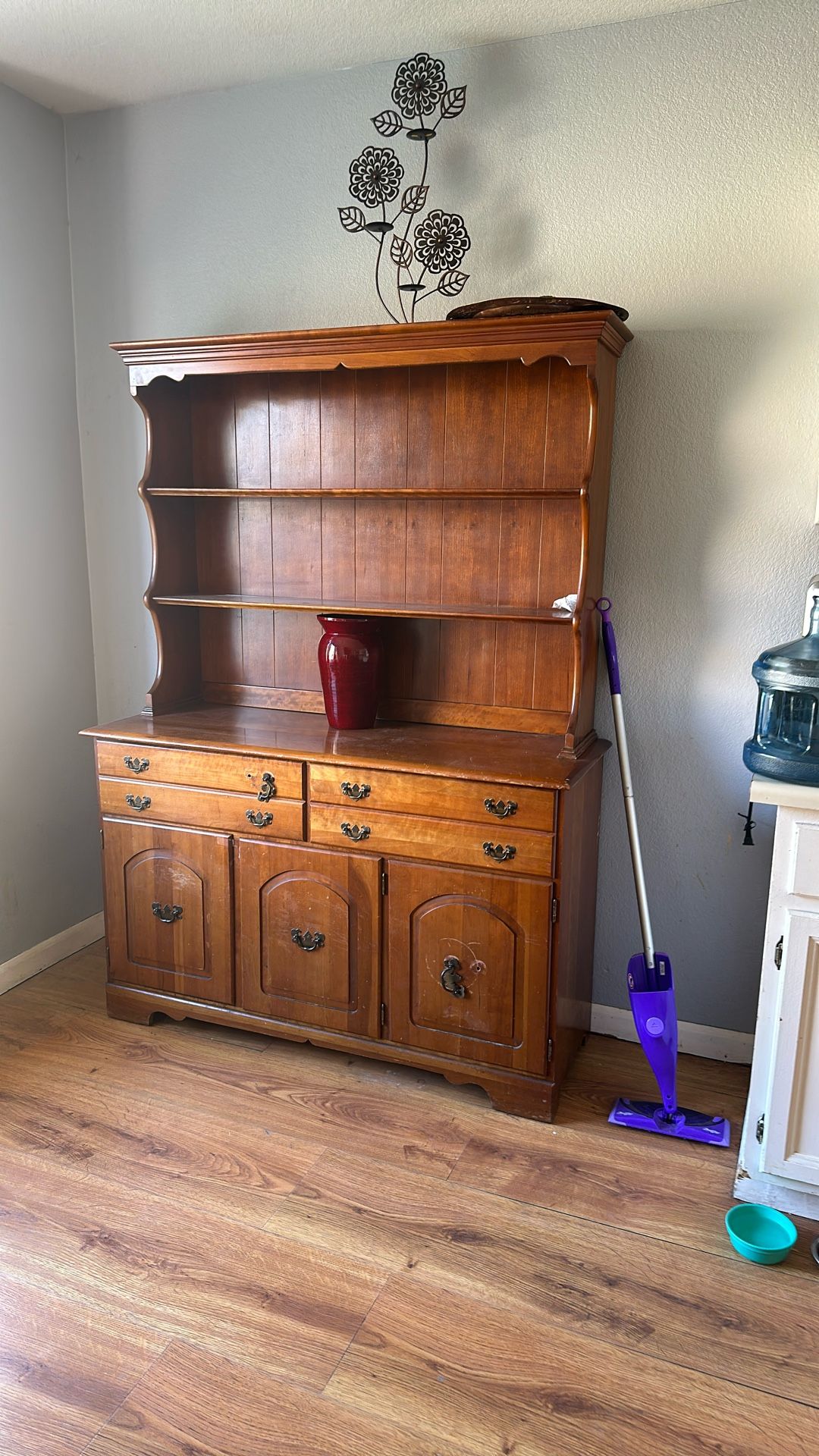 Hutch $75