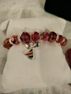 NIB Avon Christmas Angel Charm Red Beaded Bracelet