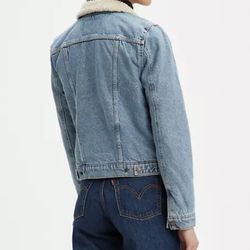 levis sherpa trucker jacket