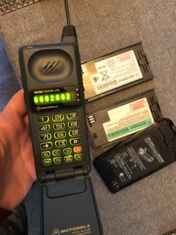 Motorola analog phone, with fat battery.
