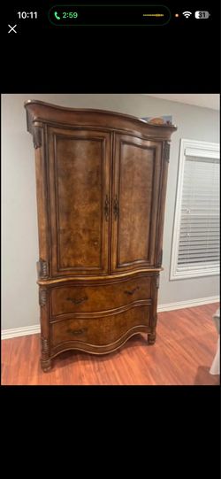 Dresser set