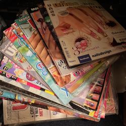 Varias Revistas De Uñas Acrílicas 