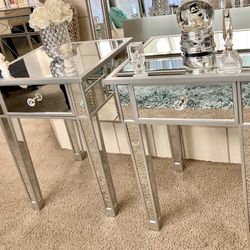 Decorative Pieces 
