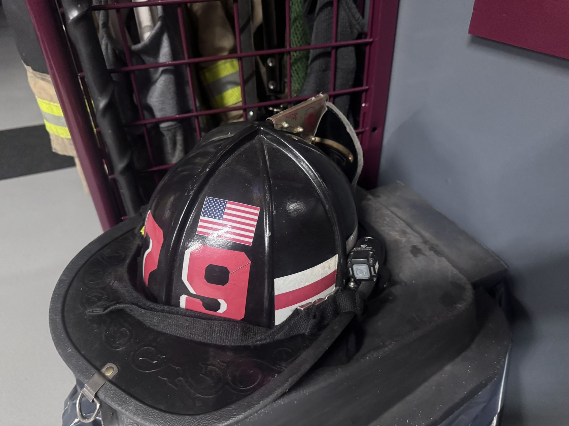 1044 Fire Helmet