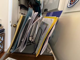 2 Paper holder/organizer