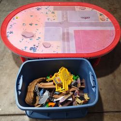 Disney Cars Play Table and Set Pieces