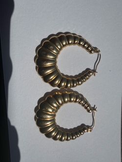Gold earrings