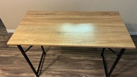 Move out sale - Office table - 20$