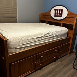 Full Size Bed  Removable Giants sign