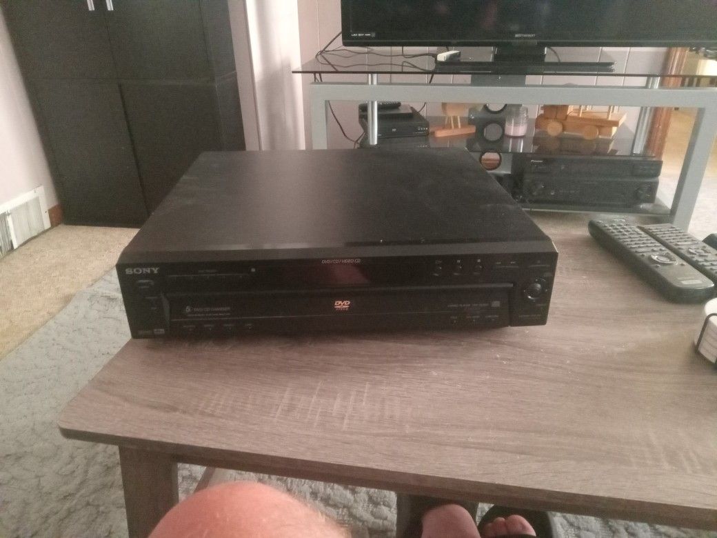 Sony 5 DVD/ CD Player