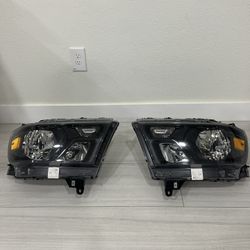 2024 Ram 1500 Bighorn Headlights 