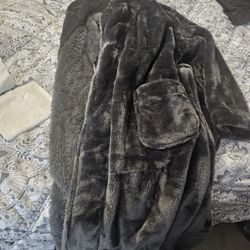 Super Plus Gray Long Robe. . M/L