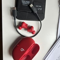 Beats Studio Buds In red (noise-canceling)