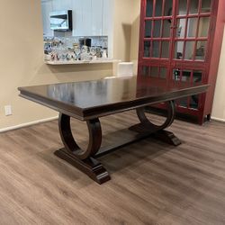 Extendable Dining Table 