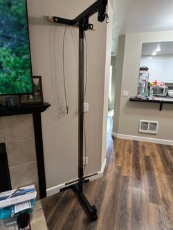 Wall mounted lat pull down/Row pulley system