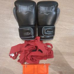 Everlast Boxing Gloves Set